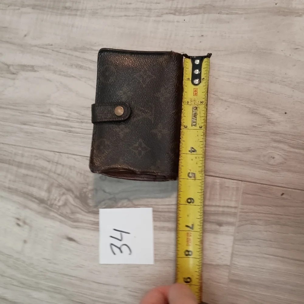Louis Vuitton Monogram Kisslock Wallet